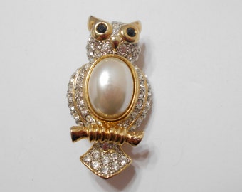 Vintage Large Gold Tone Owl Brooch (3590) Loaded With Clear Rhinestones