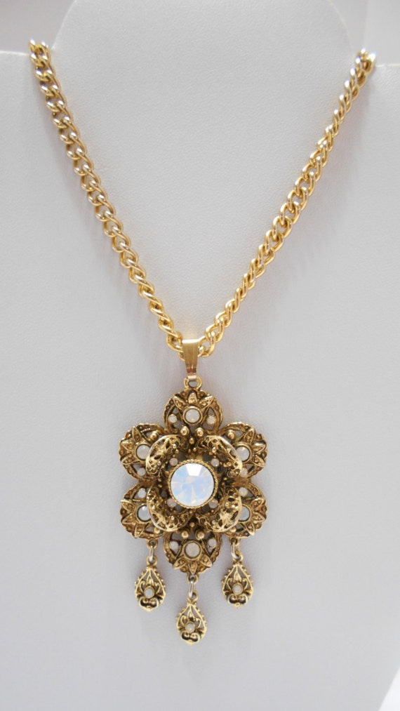 Gorgeous Vintage Milky Opaline Crystals Pendant Ne