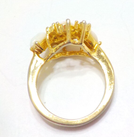 Vintage Faux Opal & Rhinestone Ring (9912) Size 4… - image 4