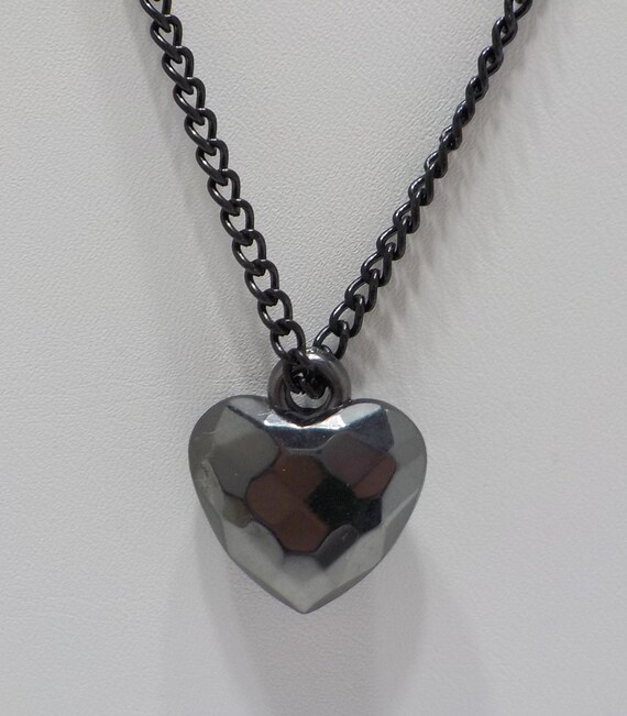 Faceted Heart Pendant Necklace 8574 