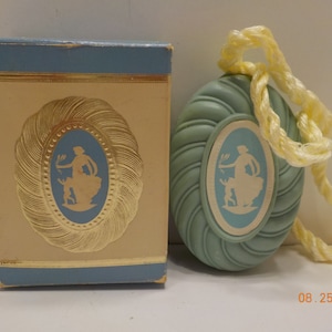 Vintage Avon Cameo Soap With Necklace Rope (35) Soap On A Rope