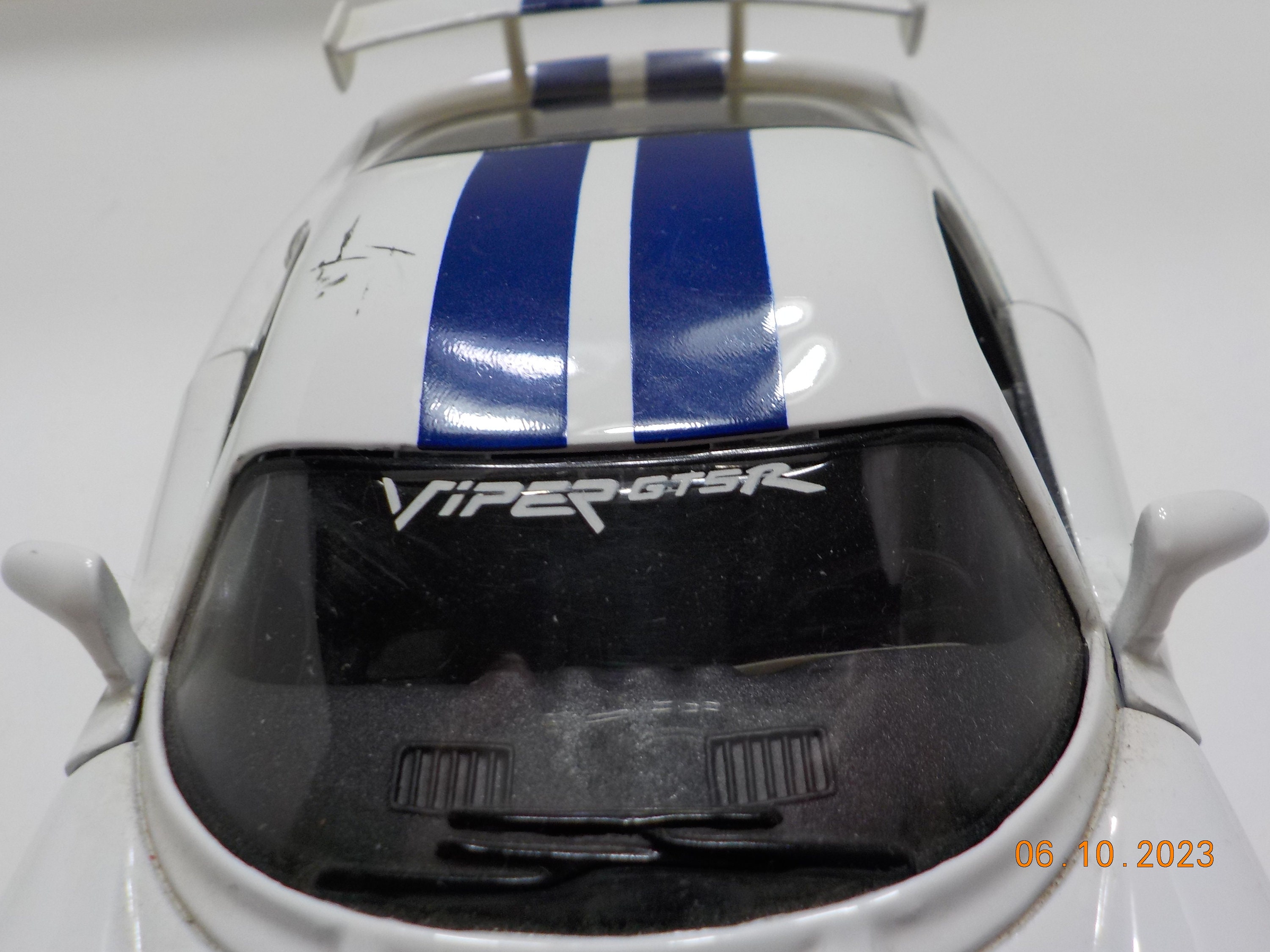 Amazon | DODGE ViPER GT2 MAISTO 1/24スケール ダッジバイパー