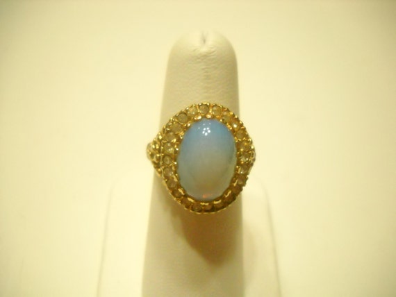 Vintage Faux Opal & Rhinestone Ring (5699) Size 7 - image 2