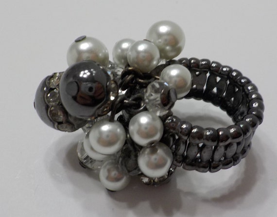 Vintage Faux Pearl Cluster Stretch Ring/Scarf Rin… - image 3