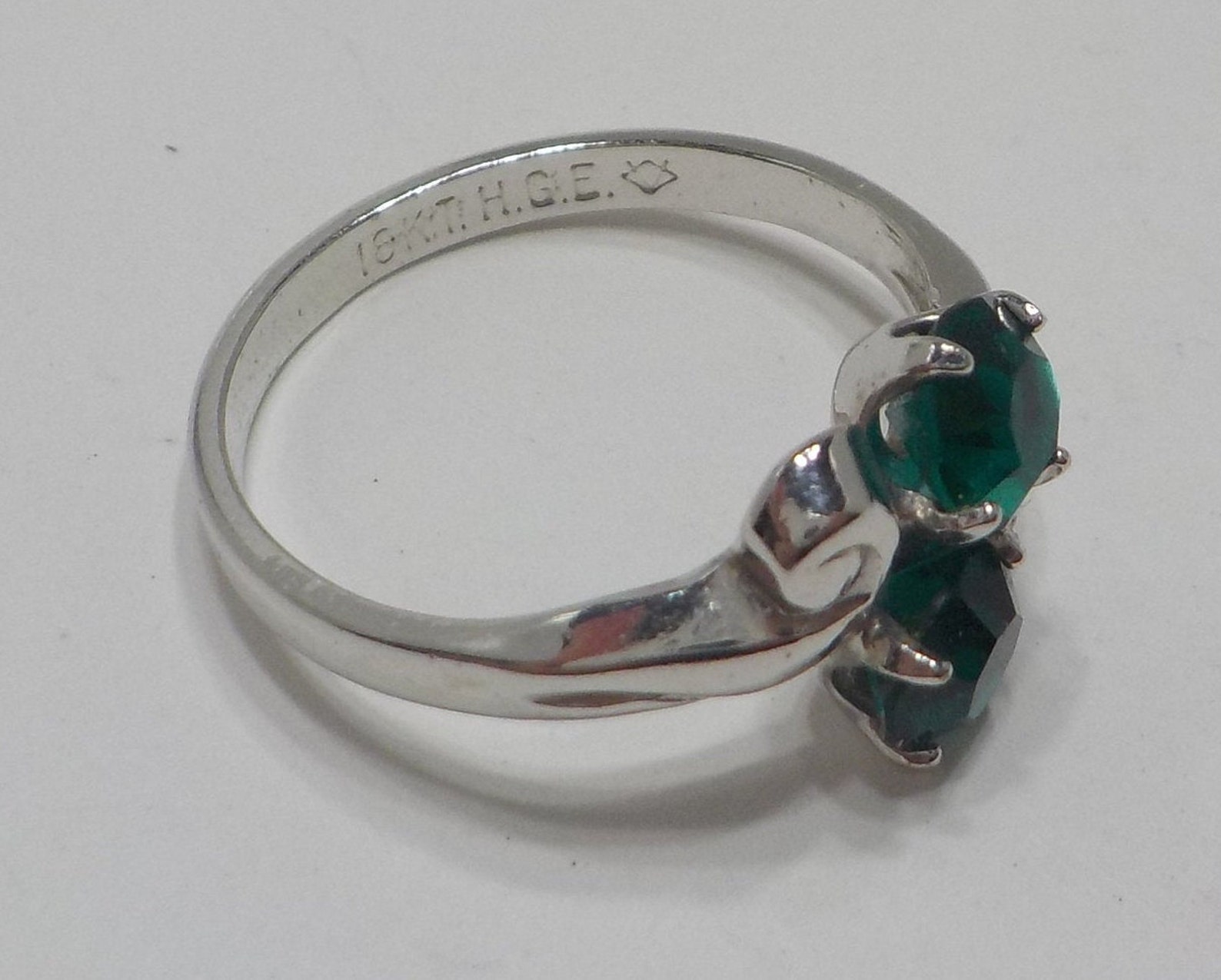 Vintage 18KT HGE Dark Emerald Green Crystal Ring 8131 Size 8 Etsy UK