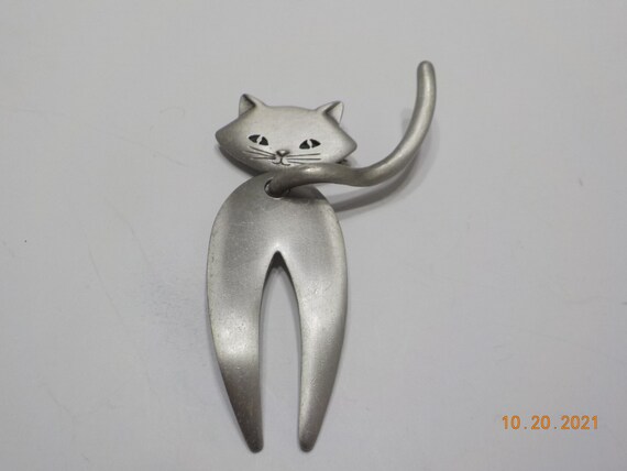 Jj cat brooch sale