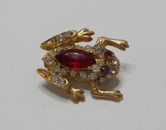 Vintage Tiny Gold Tone Frog Brooch Adorned With R… - image 3