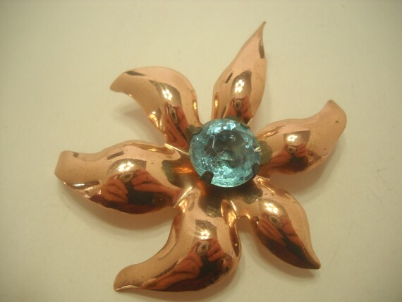 Vintage Copper Tone Flower Brooch (5911) Blue Top… - image 1