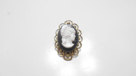 Vintage Cameo Brooch/Pendant (2249) - image 2