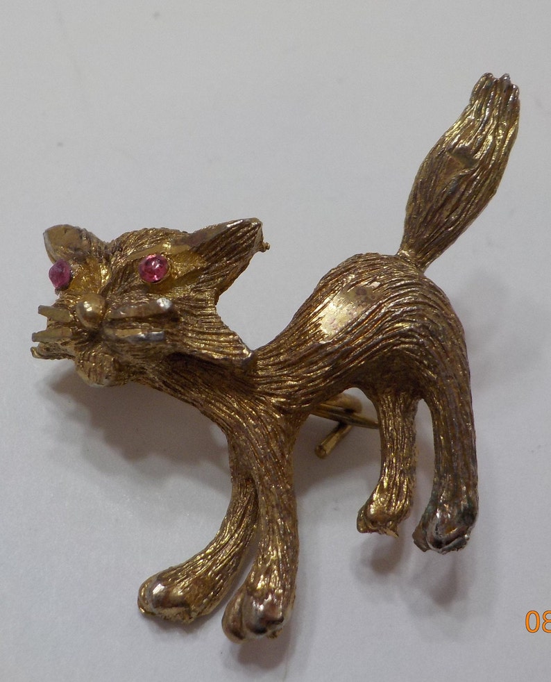 Vintage Tiny Cat Brooch 3726 Pink Rhinestone Eyes