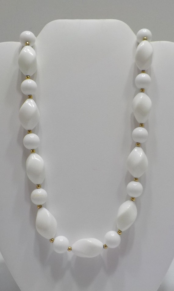 Vintage 24" White Beaded Necklace (3889) - image 2