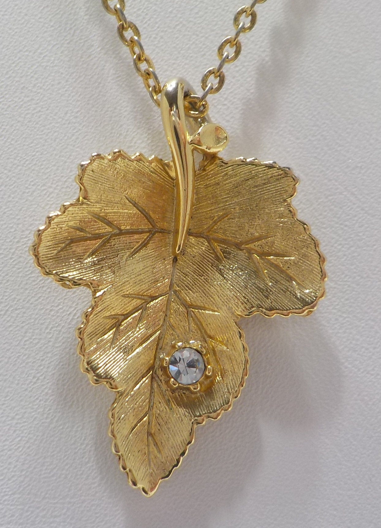 ◆VINTAGE HOLLYWOOD◆ Twist Leaf Chain Necklace VH2379NE007B il_fullxfull.4100417639_htfq.jpg