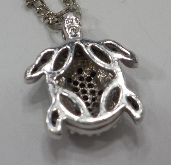 Vintage HN Heng Ngai Turtle Pendant Necklace (390… - image 7