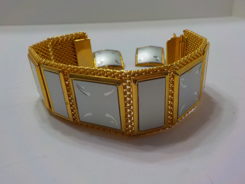 Vintage Etched Panels And Mesh Bracelet Demi Parure 2872 Clip Earrings