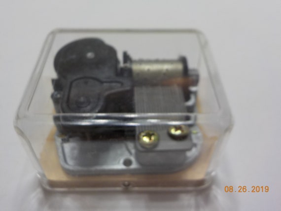 Play Pirates of the Caribbean /"Davy Jones/"Acrylic Music Box With Sankyo Movement