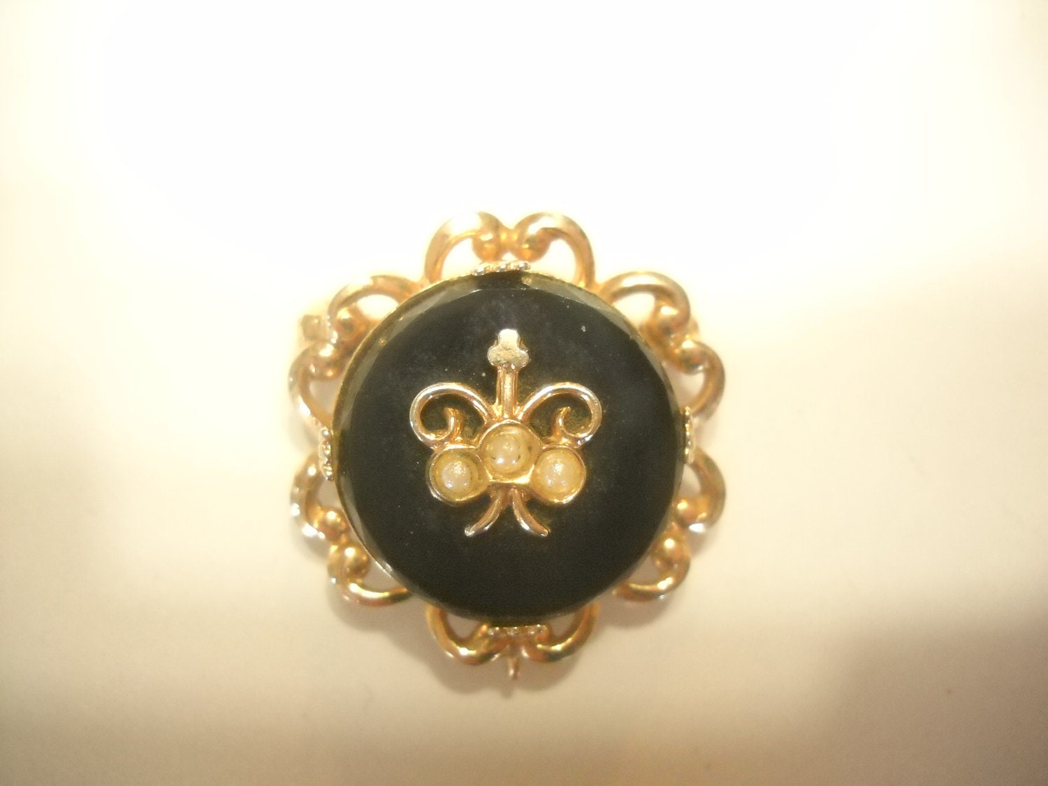 * vintage brooch ୨୧ *✵ ヴィンテージ ブローチ (m) Assorted Vintage Brooches. Each Sold Separately. - Etsy