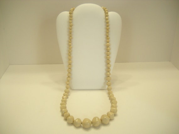 Vintage 29" Single Strand Necklace (7350) Graduat… - image 1
