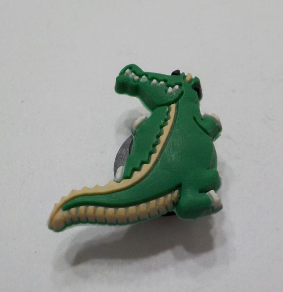 Vintage Green Plastic Alligator Or Crocodile Lapel