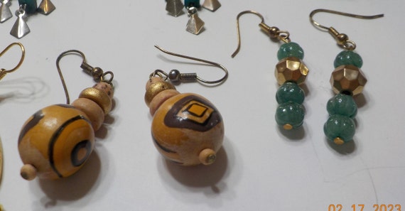 Vintage Lot Six Pairs Ear Wire Dangle Earrings (8… - image 4