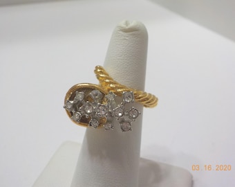 Vintage Gold Tone & Rhinestone Cornucopia Cocktail Ring (5005/7523) Size 5-6 Ring Adjuster