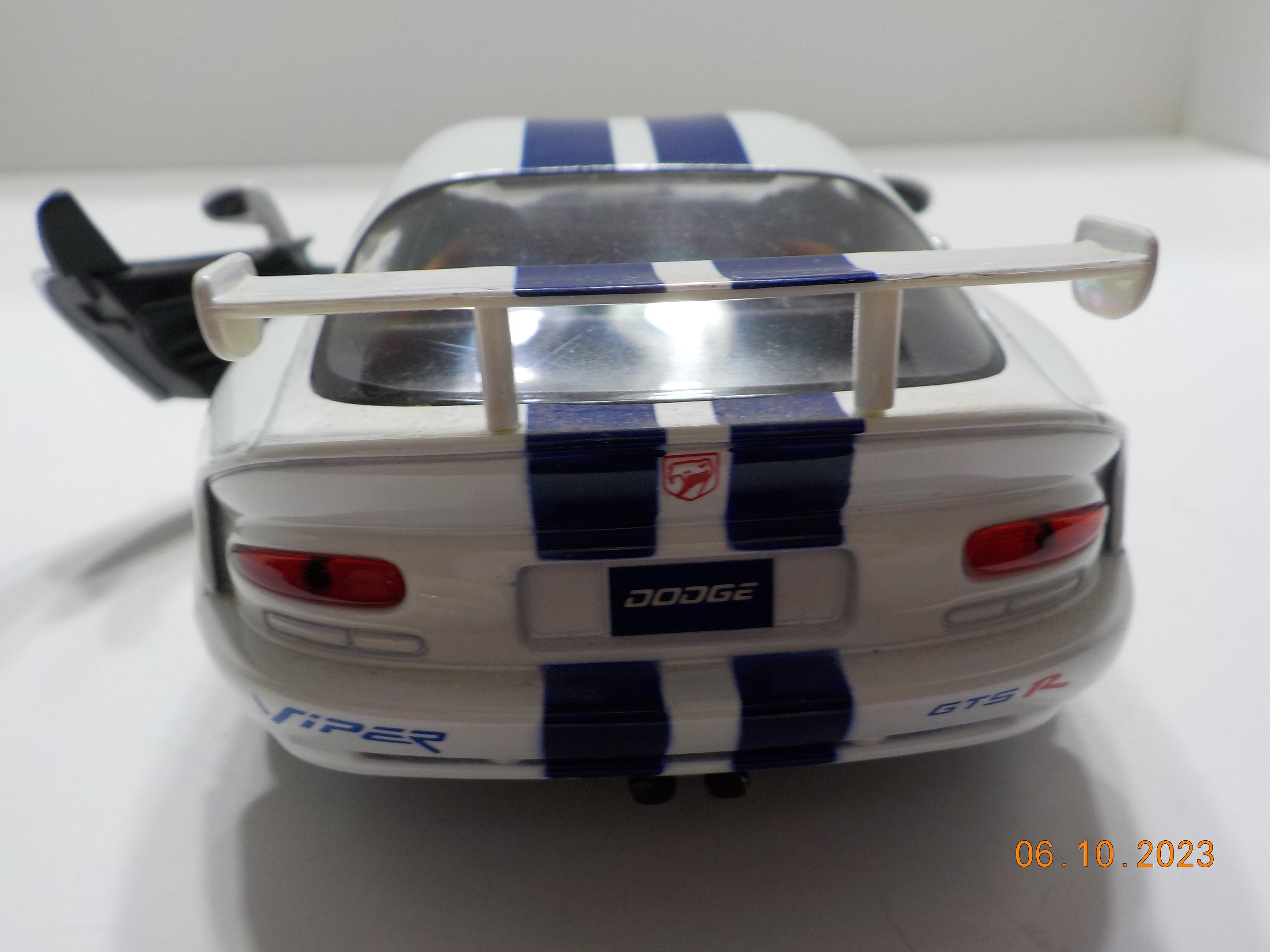 Vintage Maisto Dodge Viper GT2 1:24 Scale (20) Die Cast