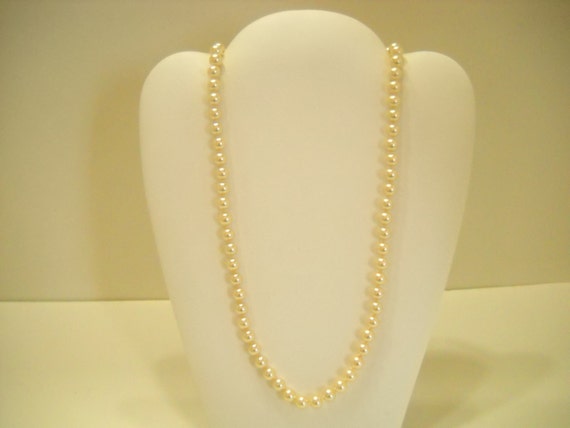 Vintage 18" Faux Pearl Necklace (8837**) 6mm, Ind… - image 1