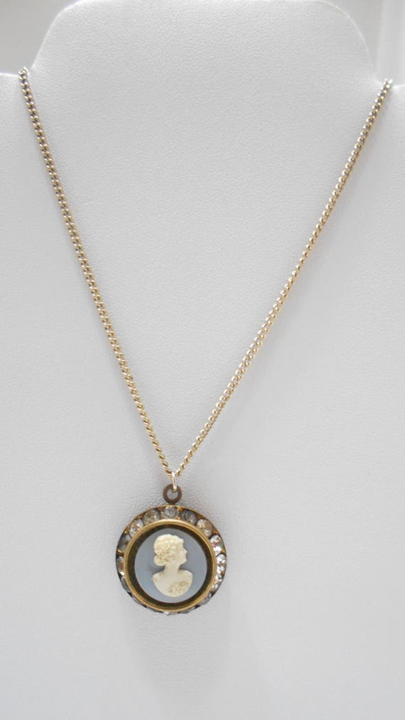 Vintage Cameo Pendant Necklace (7299) Rhinestone F