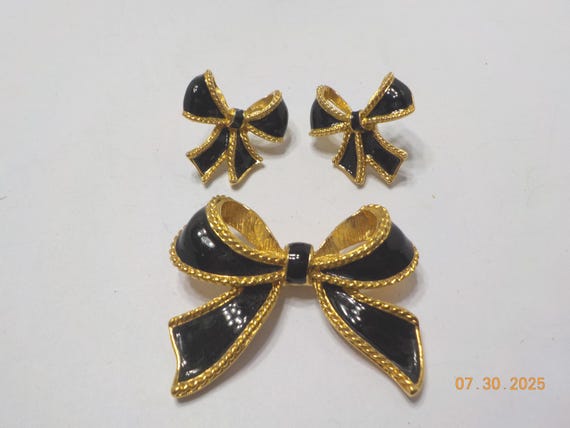 Vintage Kenneth Jay Lane For Avon (7766) Enamel B… - image 1