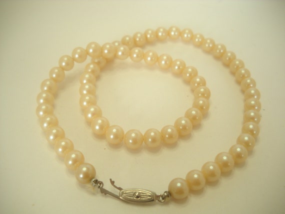 Vintage 1960s Faux Pearl Choker Necklace (7008) 7… - image 3