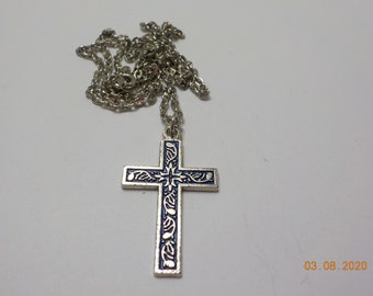 Vintage Silver Tone Cross Pendant Necklace (7293) 20&quot; Silver Tone Chain