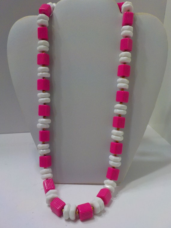 Vintage 26" Pink And White Beaded Necklace (3549) 