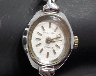 Vintage Waltham display picture 1