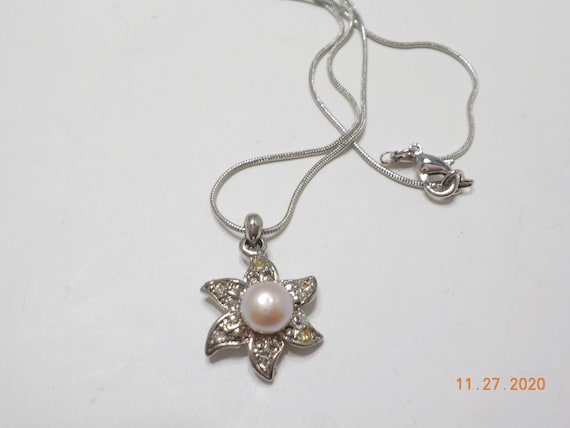 Vintage Pearl & Rhinestone Flower Pendant Necklac… - image 2