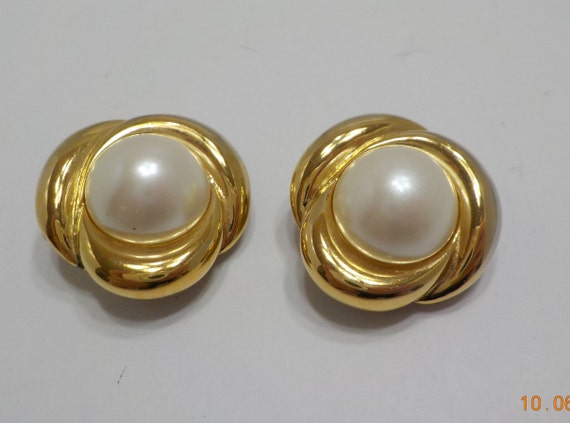 Vintage Marvella Faux Pearl Clip Earrings (3747) … - image 1