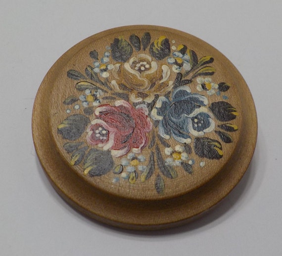 Vintage Hand Painted Wooden Brooch (490) Pretty F… - image 2