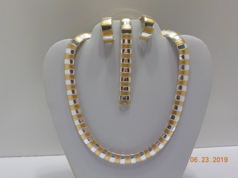 Bracelet Necklace Vintage Avon Gold Tone /& Silver Tone Parure 729 Pierced Earrings Set