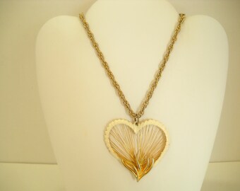 Vintage Enamel & Wire Heart Pendant Necklace (9914)