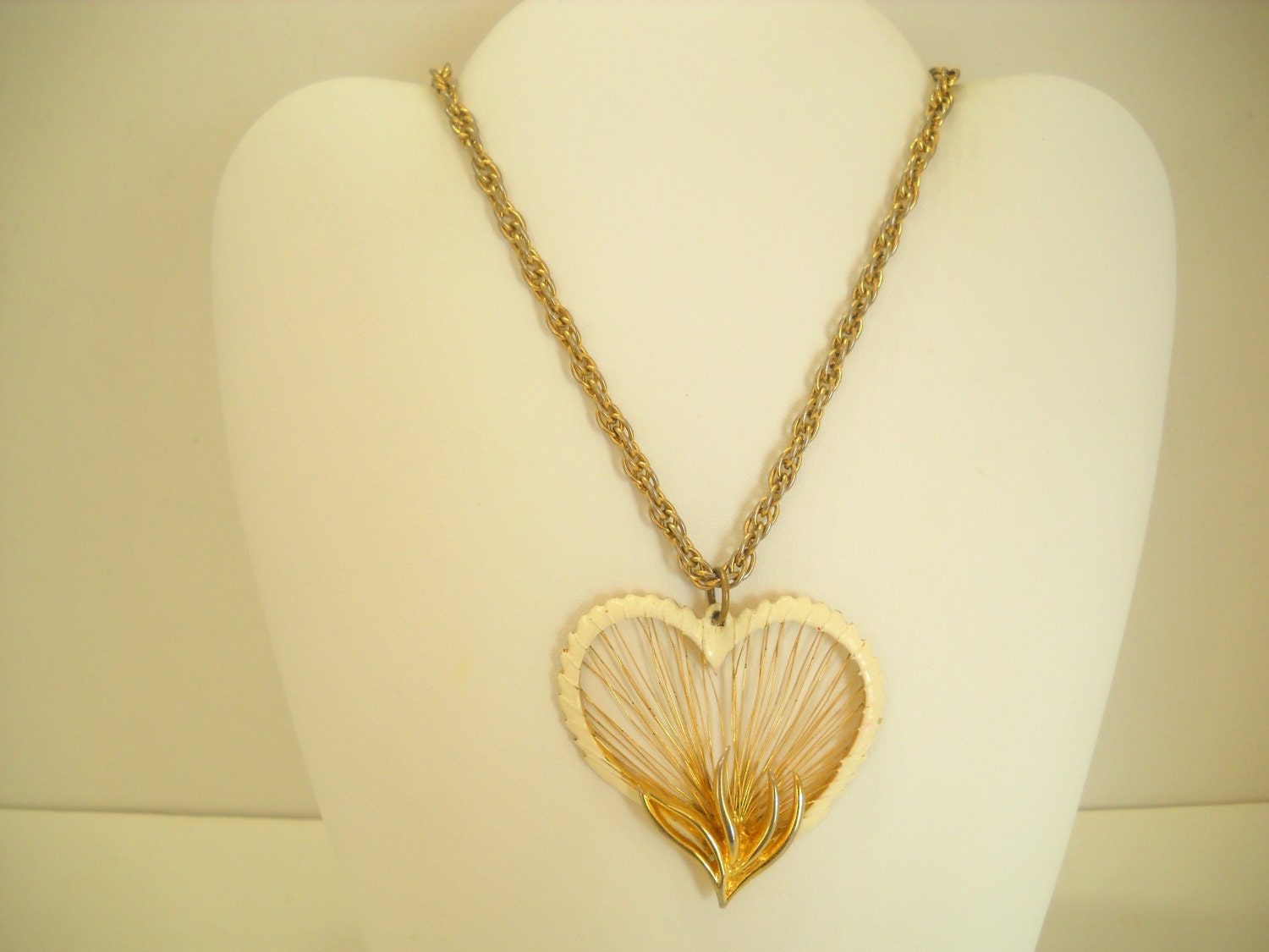 Vintage Enamel & Wire Heart Pendant Necklace (9914) - Etsy