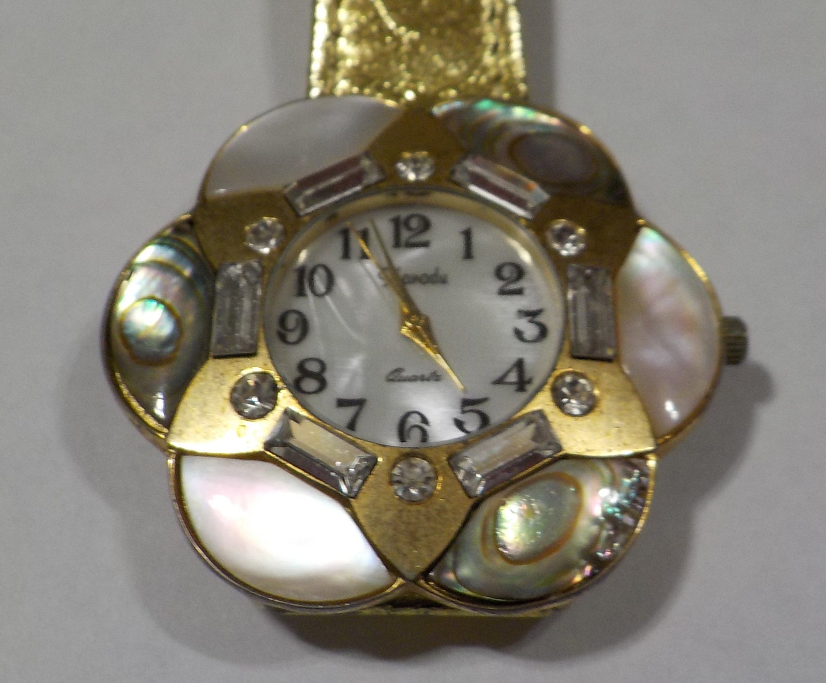 Vintage Xanadu Ladies Quartz Wristwatch (8188) Mother of