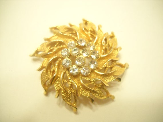 Vintage Clear Rhinestone Sunburst Brooch (6570) - image 1