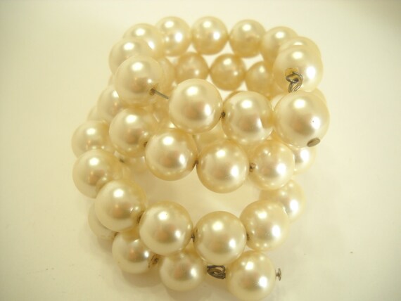 Vintage Faux Pearl Wrap-Around Bracelet (5551) Up… - image 3