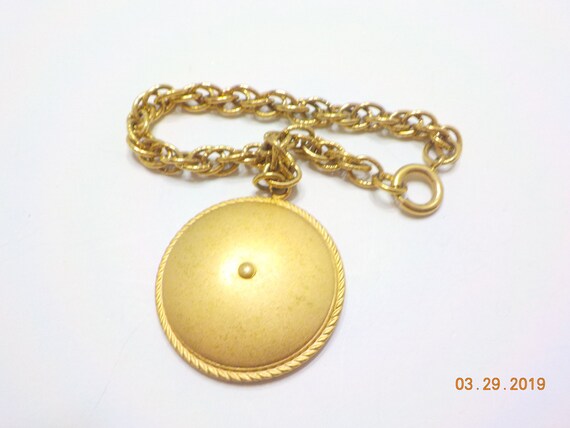 Vintage Gold Tone Christmas Charm Bracelet (9256)… - image 4