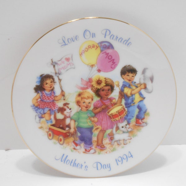 Vintage 1994 Avon 5" Mother's Day Plate (7) Love On Parade