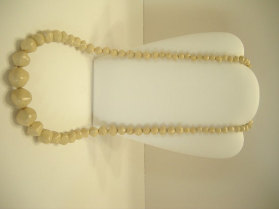 Vintage 29" Single Strand Necklace (7350) Graduat… - image 2