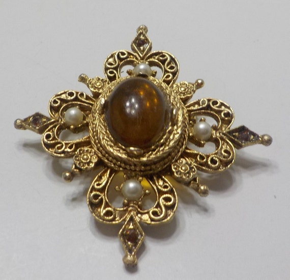 Gorgeous Vintage Victorian-Style Faux Pearl Brooc… - image 2