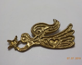 Vintage Gold Tone Angel Brooch (905) Non-Magnetic