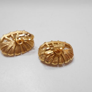 Gorgeous Trifari Clip On Crystal Earrings 1508 Trifari Crown image 3