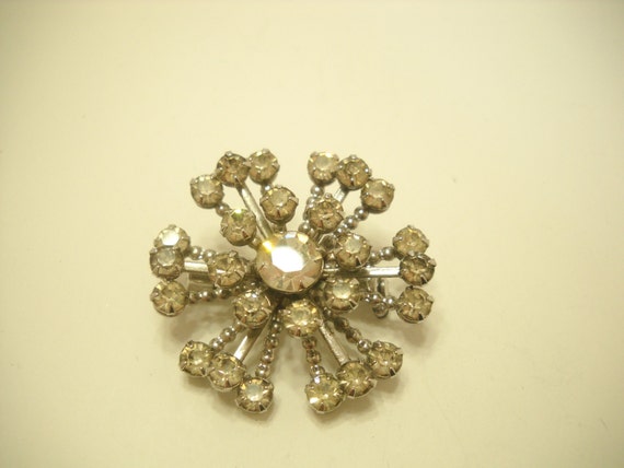 Vintage Fireworks Spectacular Rhinestone Brooch (… - image 1