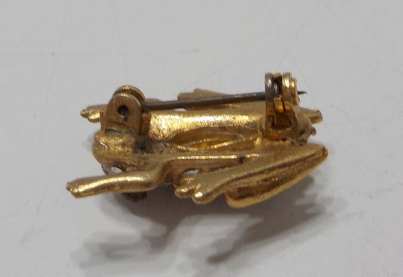 Vintage Tiny Gold Tone Frog Brooch Adorned With R… - image 4
