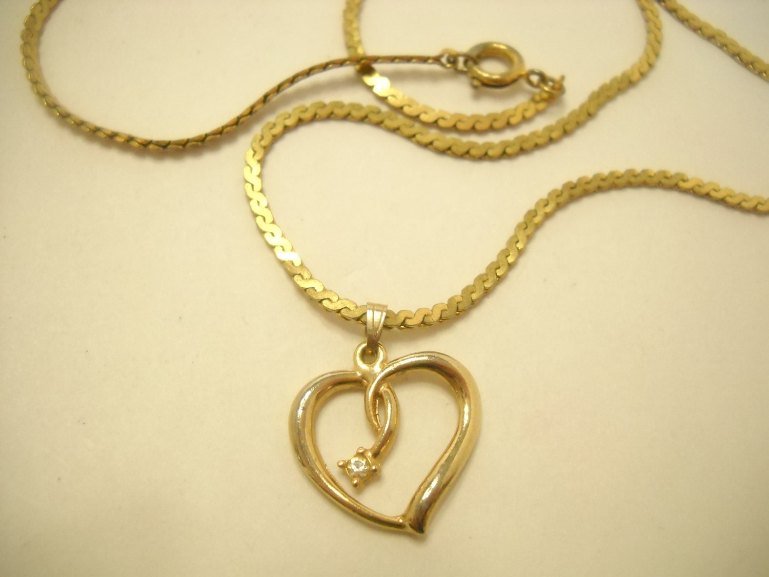 Vintage Gold Tone Heart Pendant Necklace (8270) Rhinestone